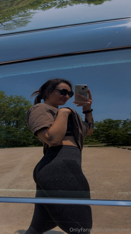 Jojoroseee sexy pornstar pictures