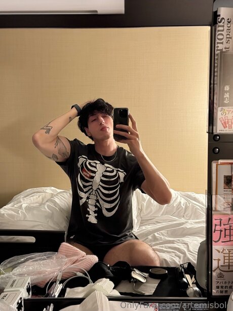 Artemisbold star porn gallery