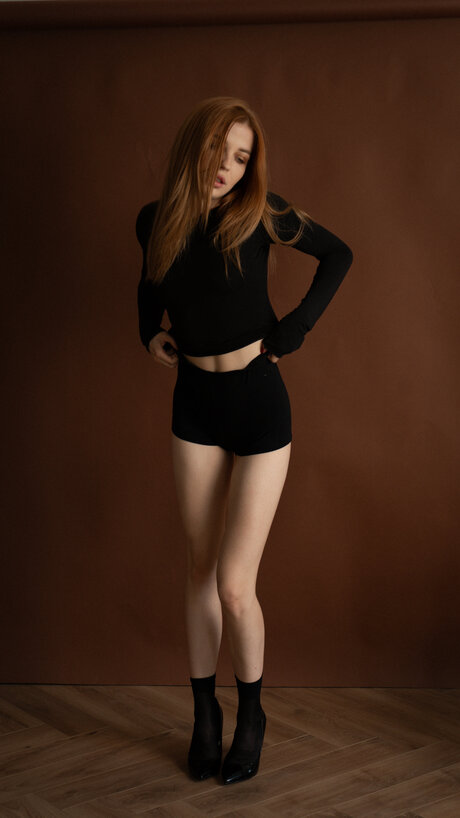 Monikaredfoxx art model pictures