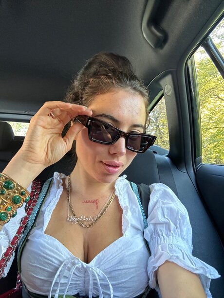 Kaira Xaen pretty pornstar images