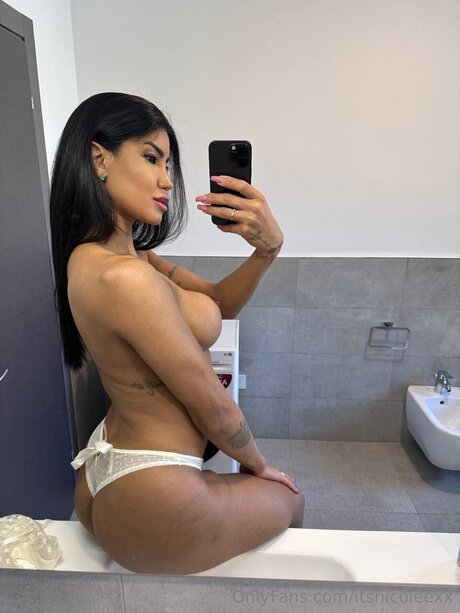 Itsnicoleexx star pornographic images