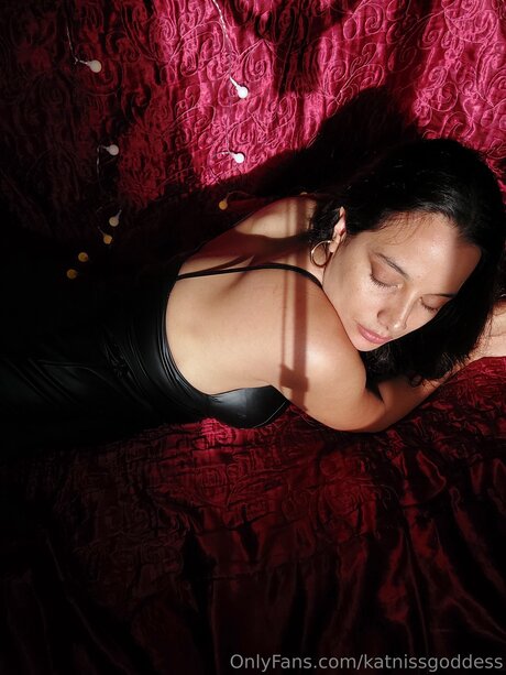 Katnissgoddess model beautiful img