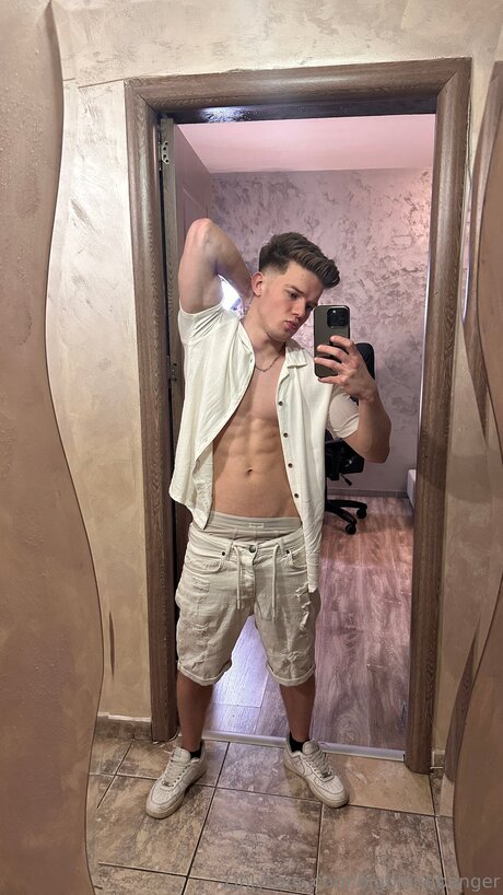 Bigblondbanger naked star pics