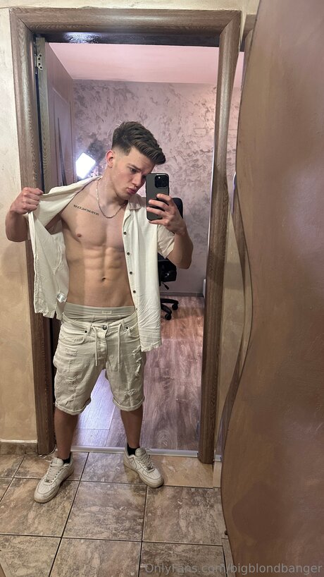 Bigblondbanger model high quality images