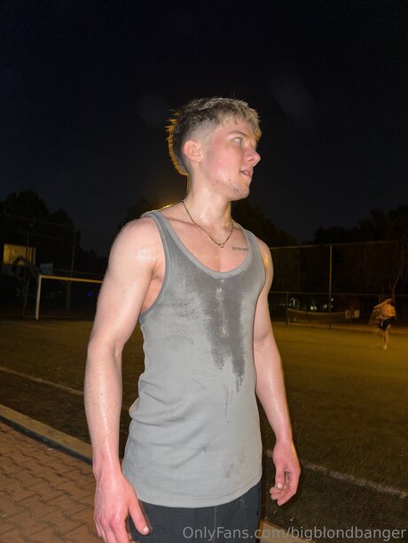 Bigblondbanger sexy model gallery