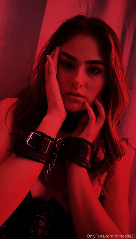Ohnoelle38 model hd picture