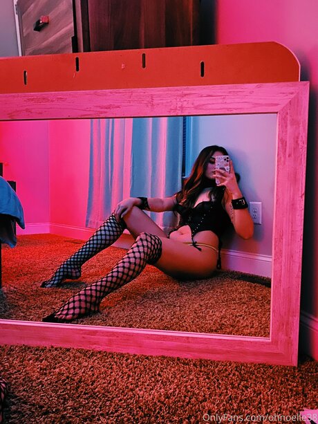 Ohnoelle38 pornstar hd pic