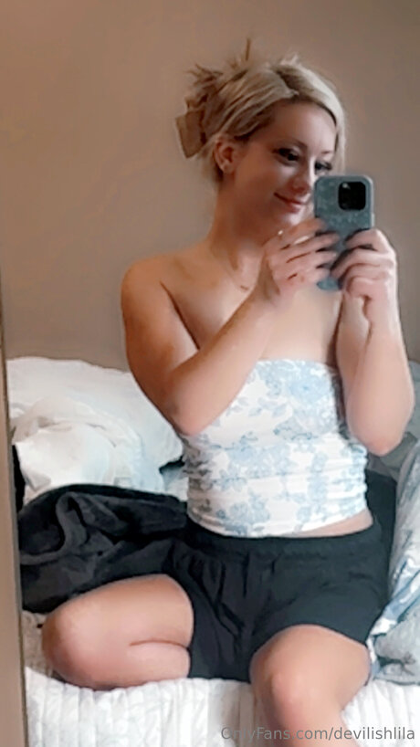 Devilishlila pornstar sexy galleries