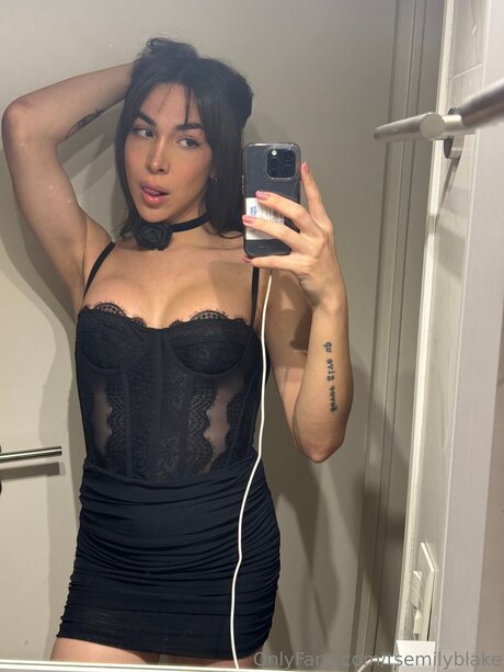 Tsemilyblake star pornographic pic