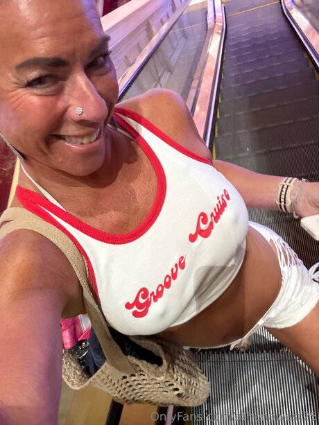 Athenawest25 pornstar naked image