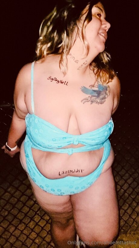 Ahoelottathot nude actress pic