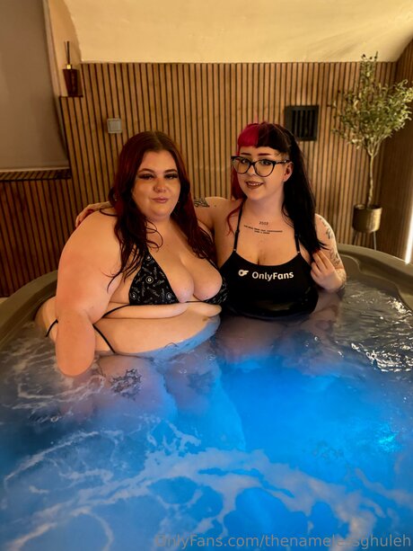 Thenamelessghuleh naked actress pic