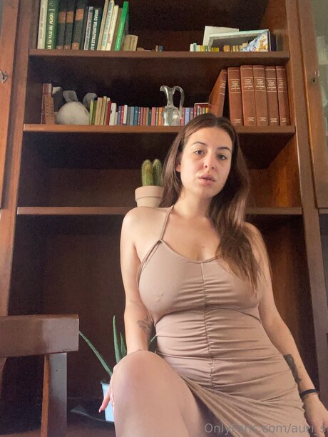 Auri S porn model pics