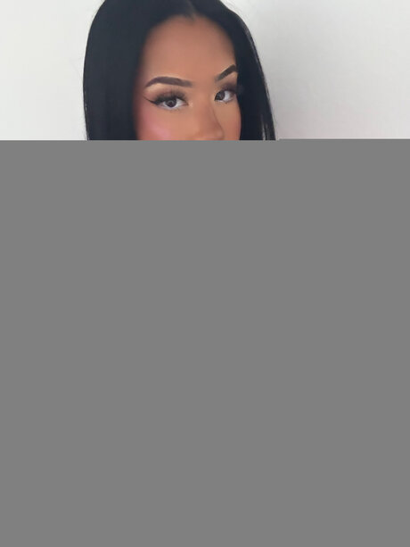 Amirababyyxo erotic model image