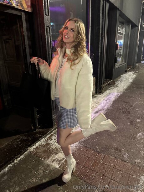 Paigewright hd actress img