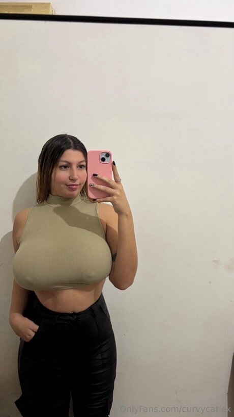 Curvycatiex top model photos