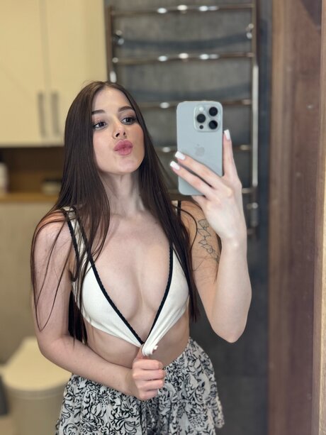 Lillie Miler pornstar sexy pic