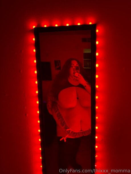 Thixxx Momma pornstar free pic