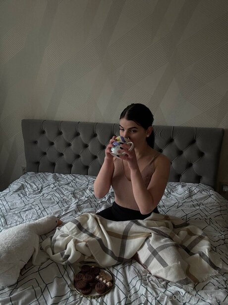 Ellyberry pornstar beautiful pictures