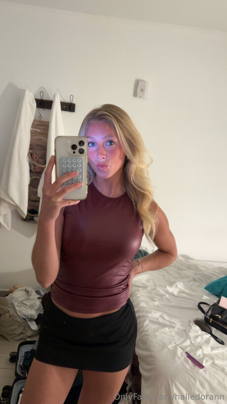 Halledorann model exclusive pic