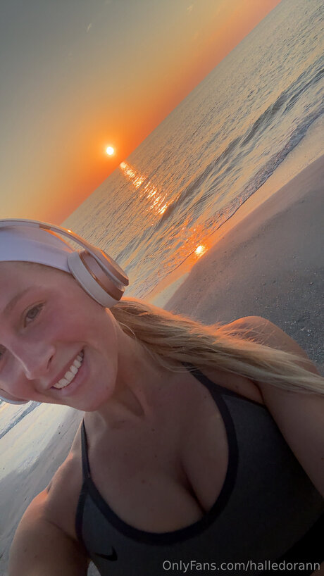 Halledorann star adult photo