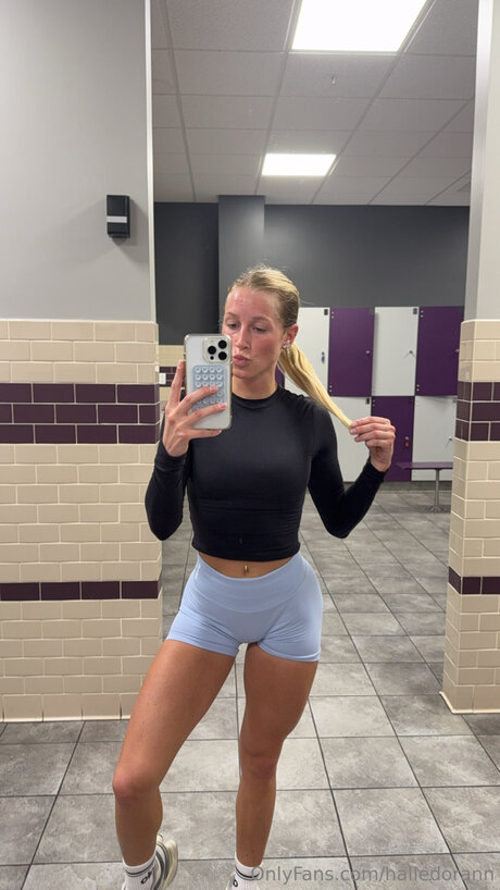 Halledorann pornographic model img