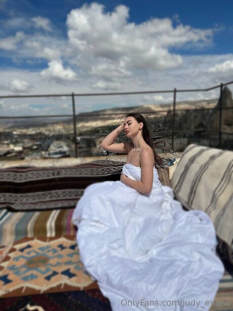 Judy Evans beautiful model galleries