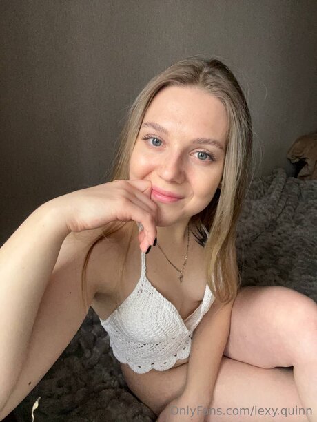 Baby Elisa erotic model photo