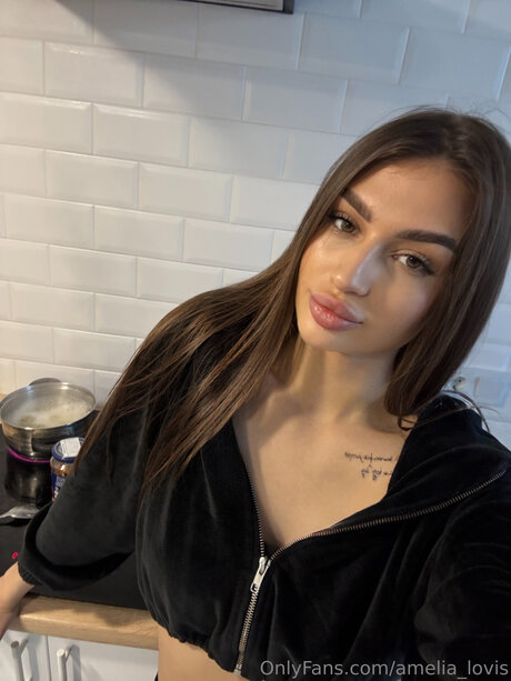 Amelia Lovis sex star pictures