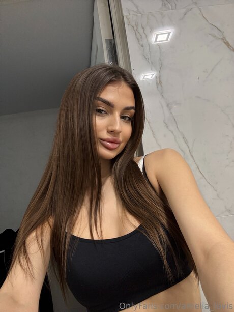 Amelia Lovis art actress pics