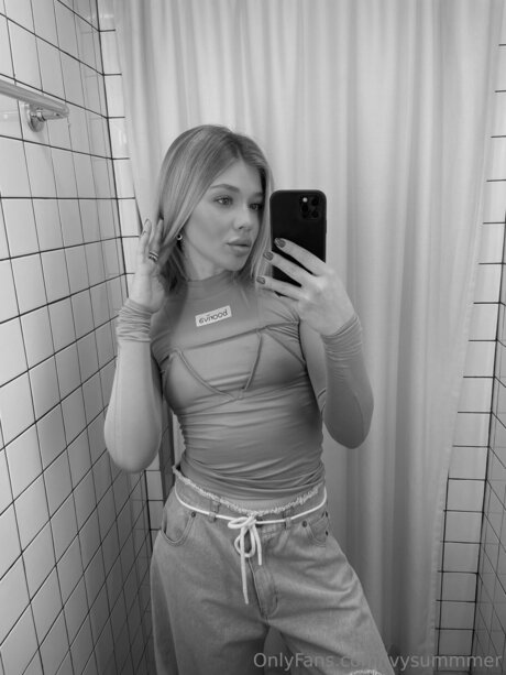 Ivysummmer hot pornstar galleries