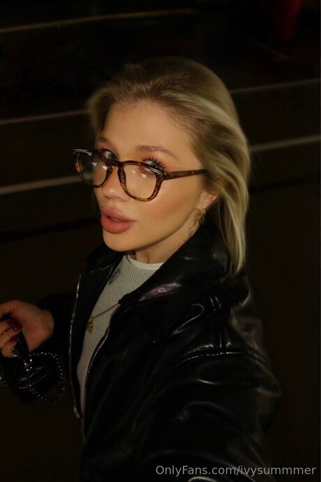 Ivysummmer perfect model photo