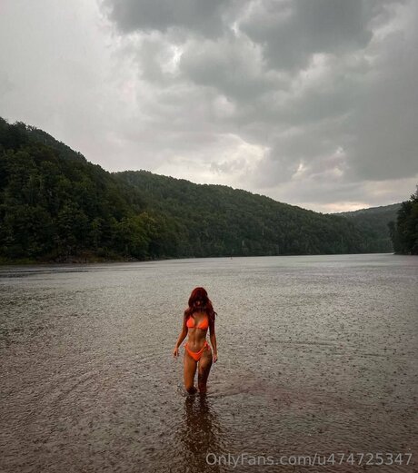 Aariel Leiira model hot pics