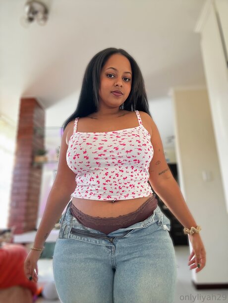Onlyliyah29 hd pornstar archive