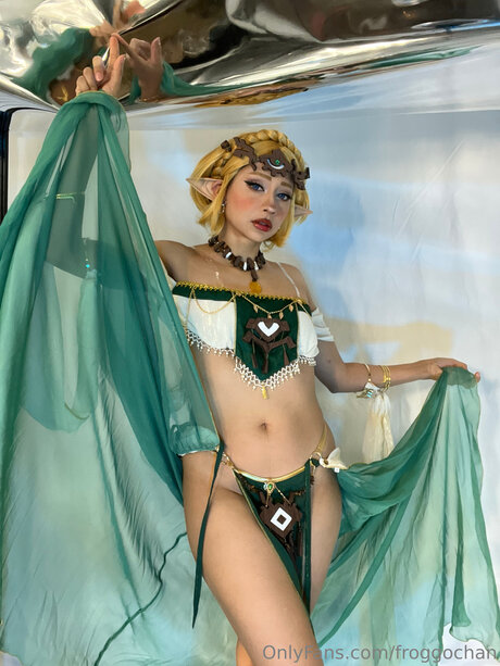 Froggochan pornstar exclusive img