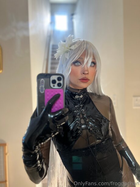 Froggochan exclusive model pictures