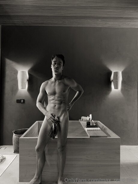 Max Reed Free model adult photo