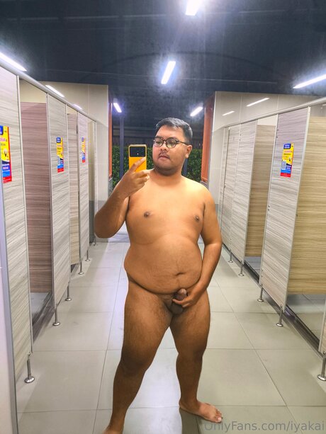 Iyakai naked model archive