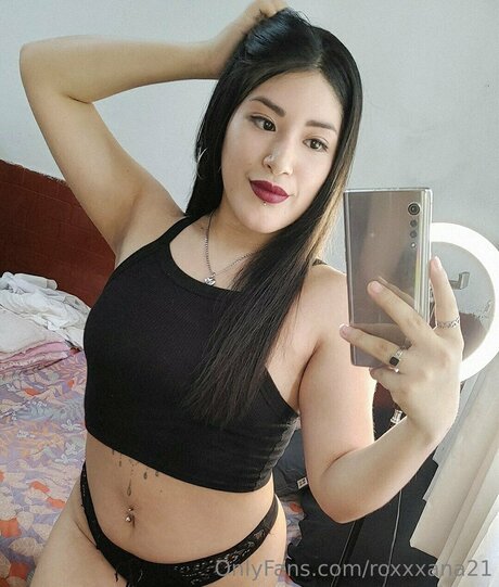 Mikaroxxxxx star pornographic pics