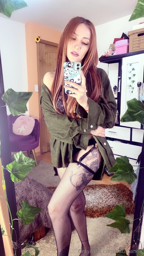 Natalianox model hot img