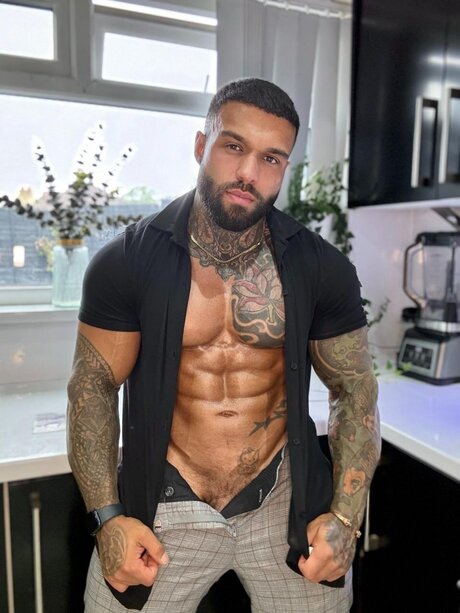 Gordon Sam star sexy photos