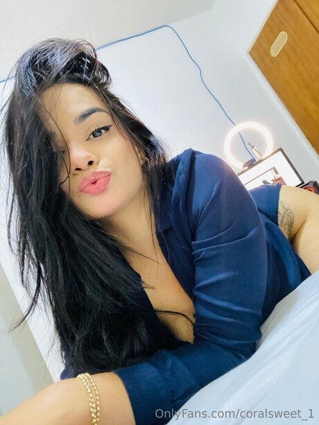 Coralsweet 1 erotic model photos