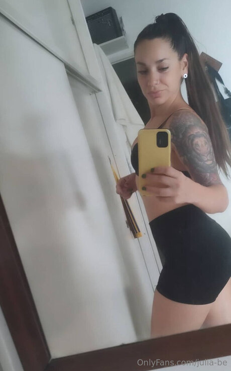 Julia Be model free img