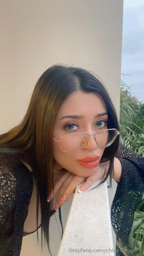 Chloedesireee pornstar top pic