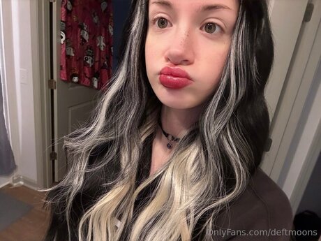 Deftmoons sexy actress pic