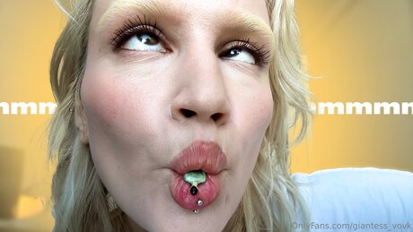 Giantess Vovk top pornstar photo