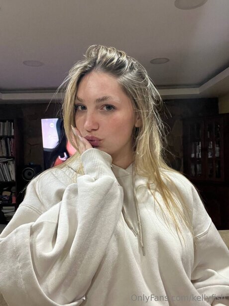 Kellyfish pornstar perfect photos