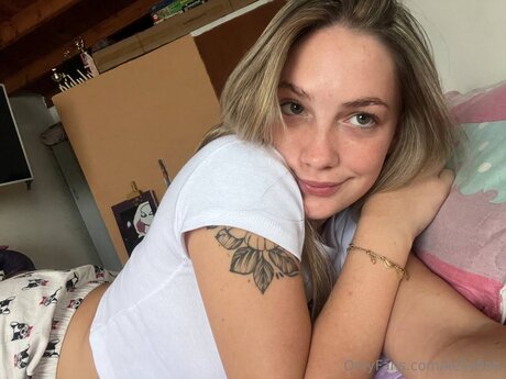 Kellyfish top actress image