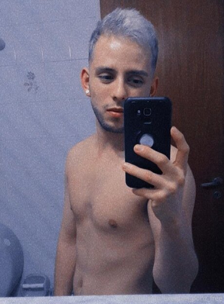 Exequiel Ponz Free exclusive model img