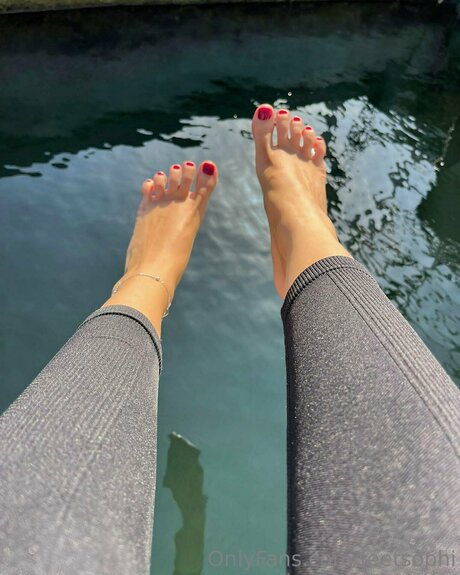 Feetsophi pretty star img